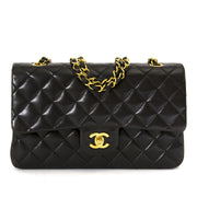 acheter en ligne seconde main Chanel Black Lambskin Medium Classic Flap Bag GHW