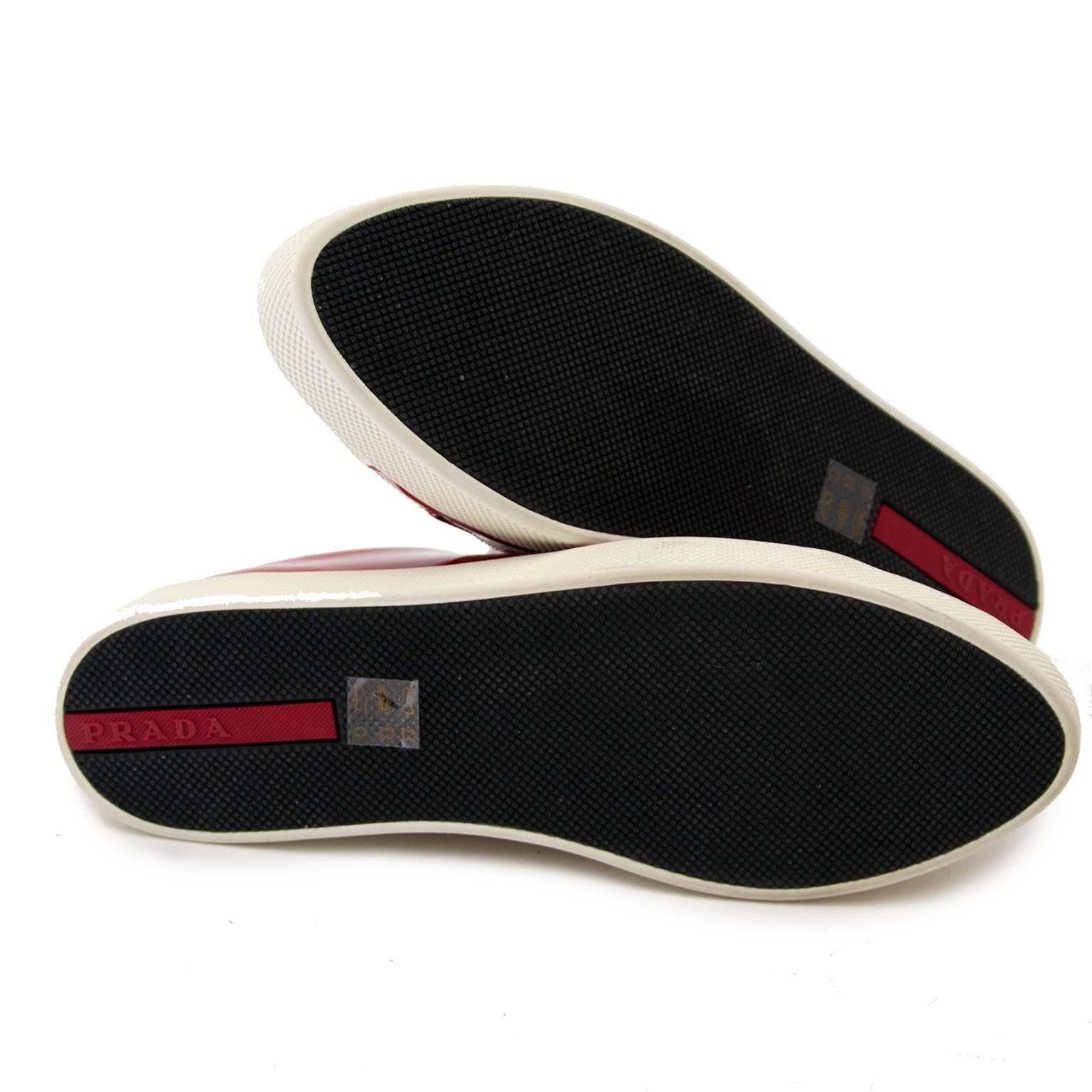 betaal veilig online bij labellov koop tweedehands prada sneakers