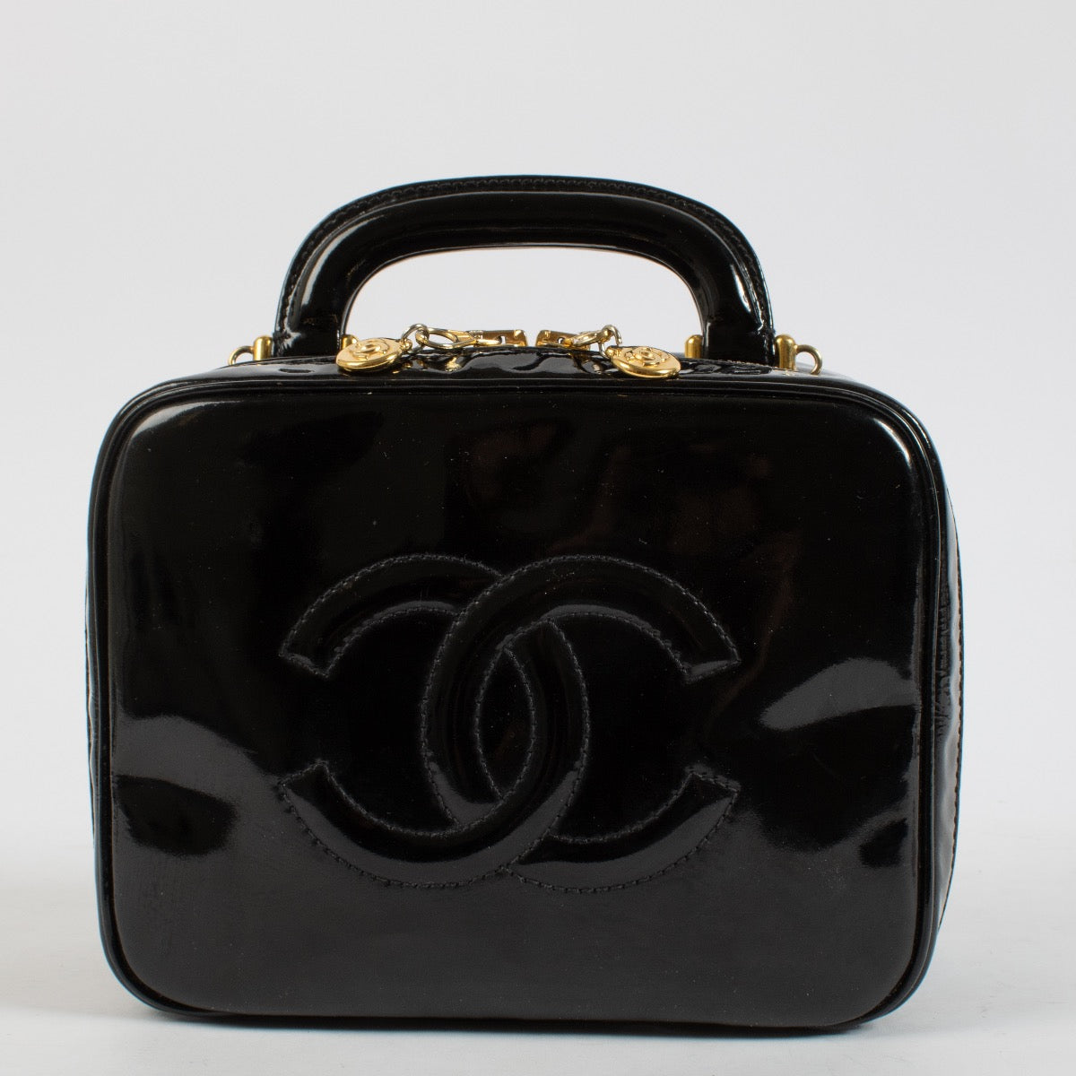 Shop 100% authentic second hand Chanel Black Patent Vintage Vanity Case on Labellov.com