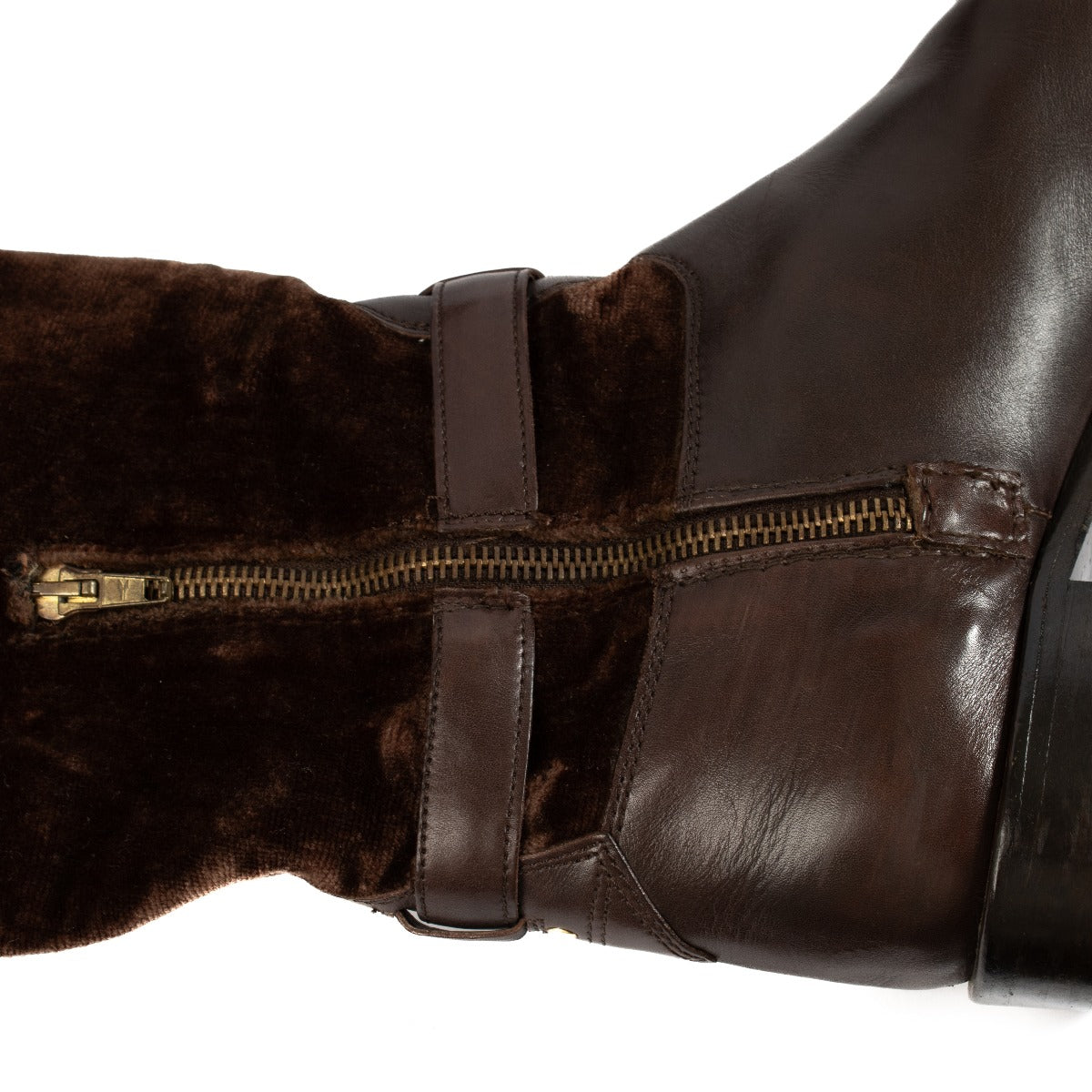 Shop safe online at Labellov in Antwerp, Brussels and Knokke this 100% authentic second hand Prada Brown Velvet Logo Jacquard Boots - Size 38