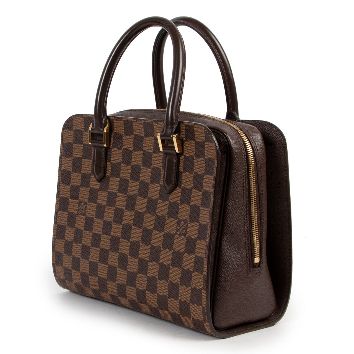 Now available at Labellov this Louis Vuitton Damier Ebene Triana for a reasonable price and in good condition. Buy and sell your designer items with excellent service. Buy designer vintage secondhand handbags and accessories.