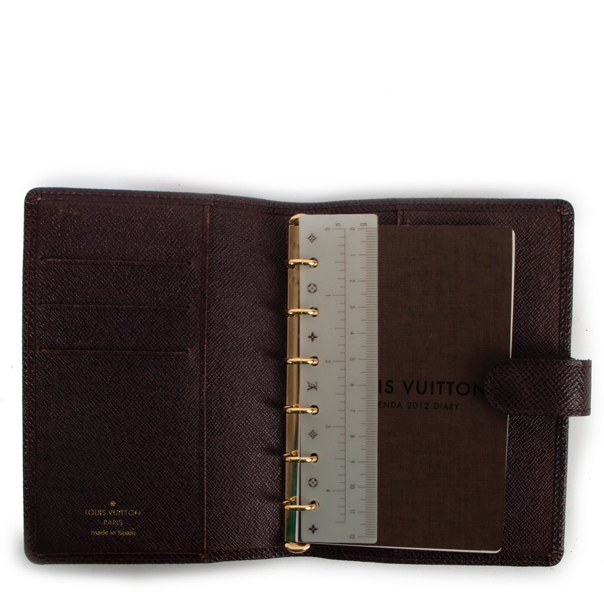 Shop safe online at Labellov in Antwerp this 100% authentic second hand Louis Vuitton Burgundy Taïga Leather Agenda Cover PM