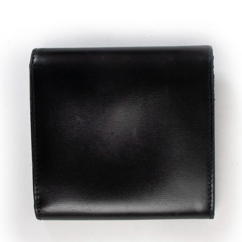 Shop now your favorites pre-loved designer accesoires, at Labellov.