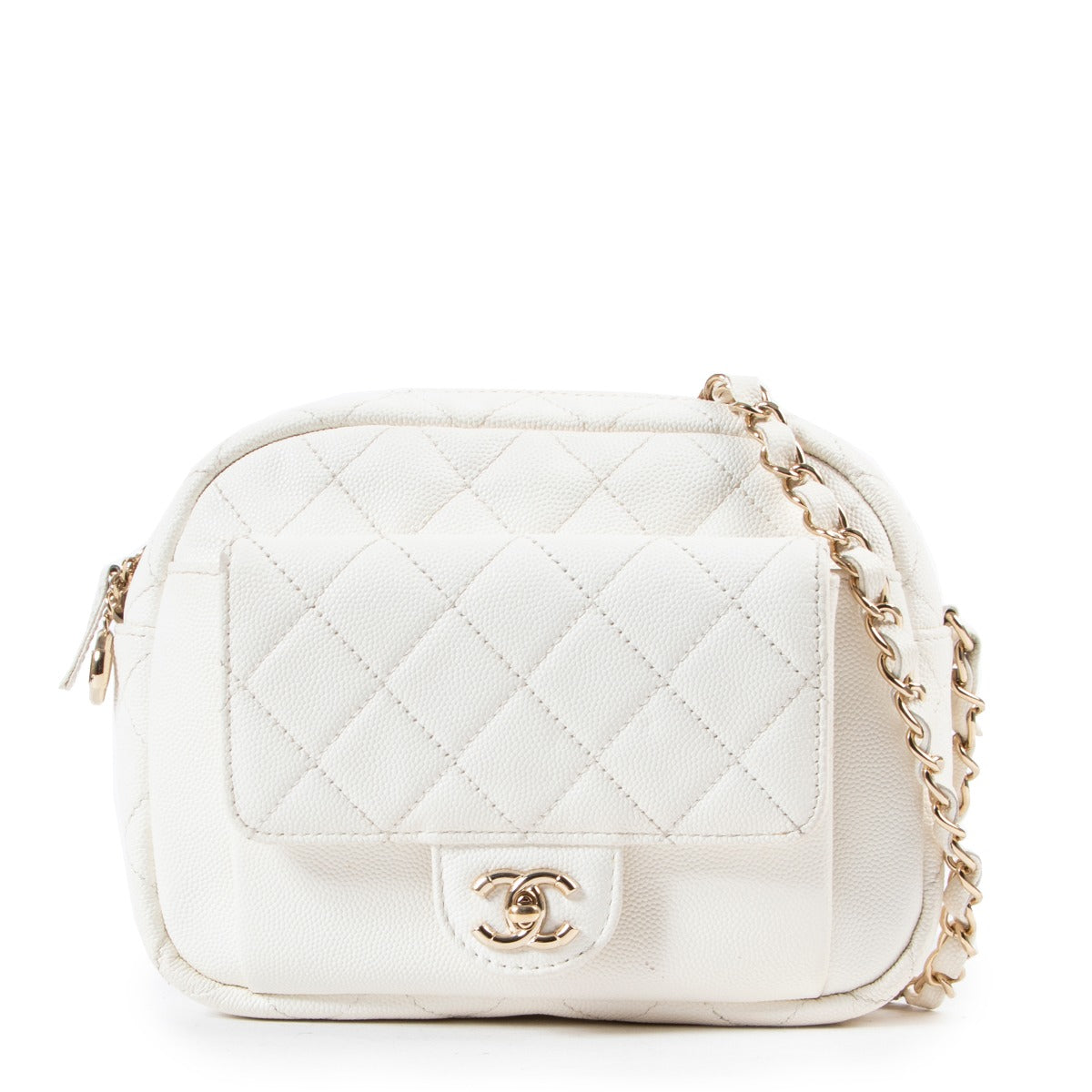 Chanel White Quilted Caviar Leather Crossbody in very good condition on Labellov