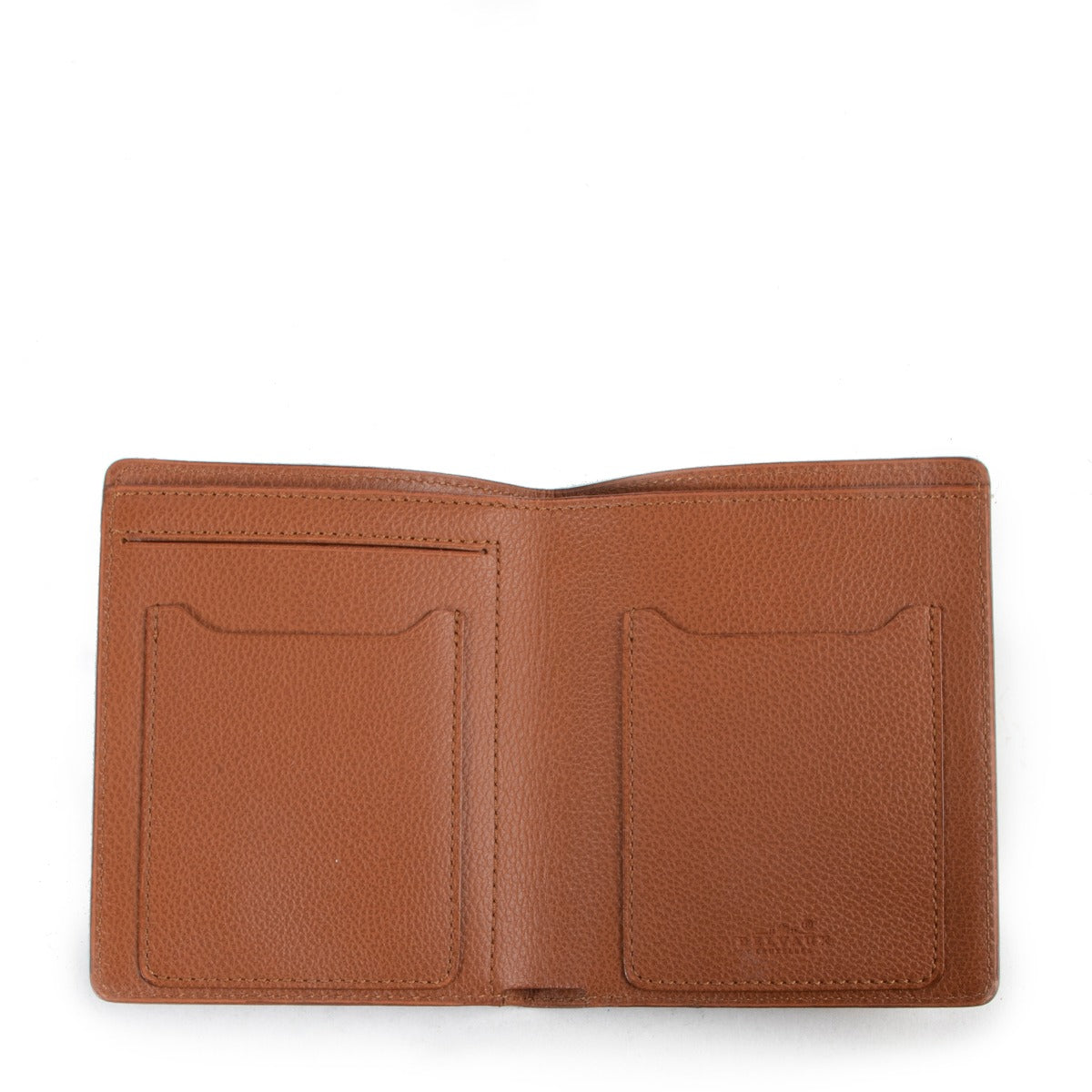 Buy and sell your designer items at Labellov Luxury such as this Delvaux Wallet Cognac online or in store. Koop of verkoop jouw designer items bij Labellov Luxury zoals deze Delvaux Wallet Cognac online of in de winkel.