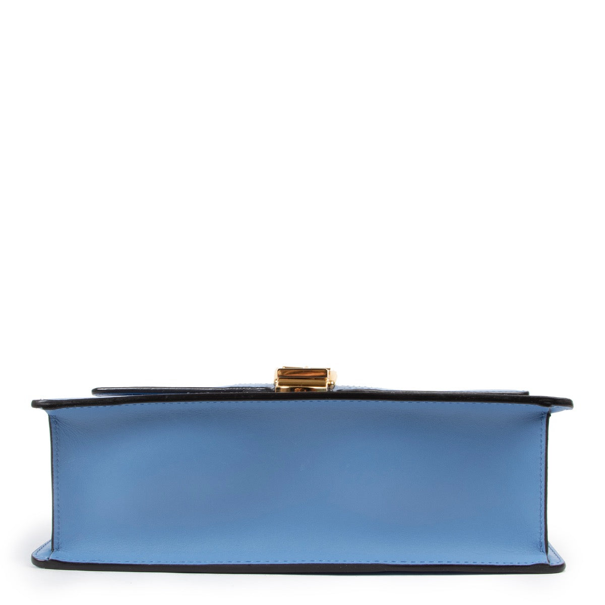 Shop safe online at Labellov in Antwerp this 100% authentic second hand Gucci Light Blue Sylvie Shoulder Bag