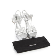 Shop safe online at Labellov in Antwerp this 100% authentic second hand Yves Saint Laurent Silver Tribute Pumps - Size 39