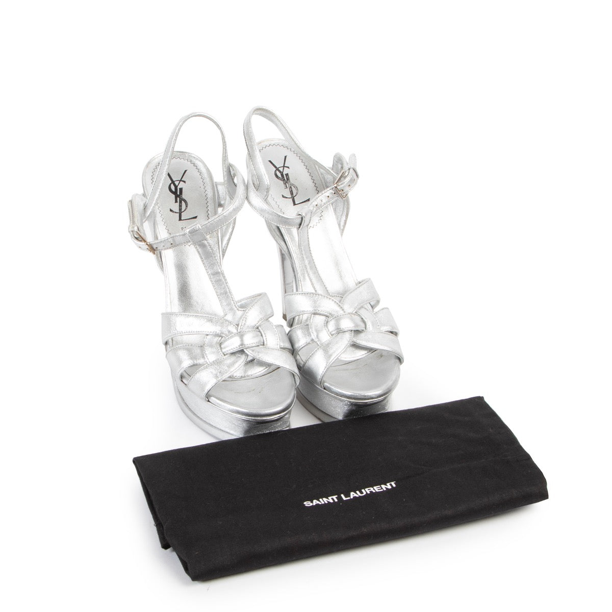 Shop safe online at Labellov in Antwerp this 100% authentic second hand Yves Saint Laurent Silver Tribute Pumps - Size 39