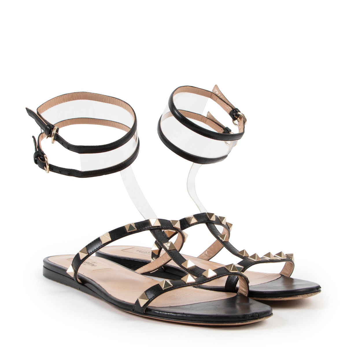 Shop safe online at Labellov in Antwerp these 100% authentic second hand Valentino Black Rockstud Sandals - Size 38,5