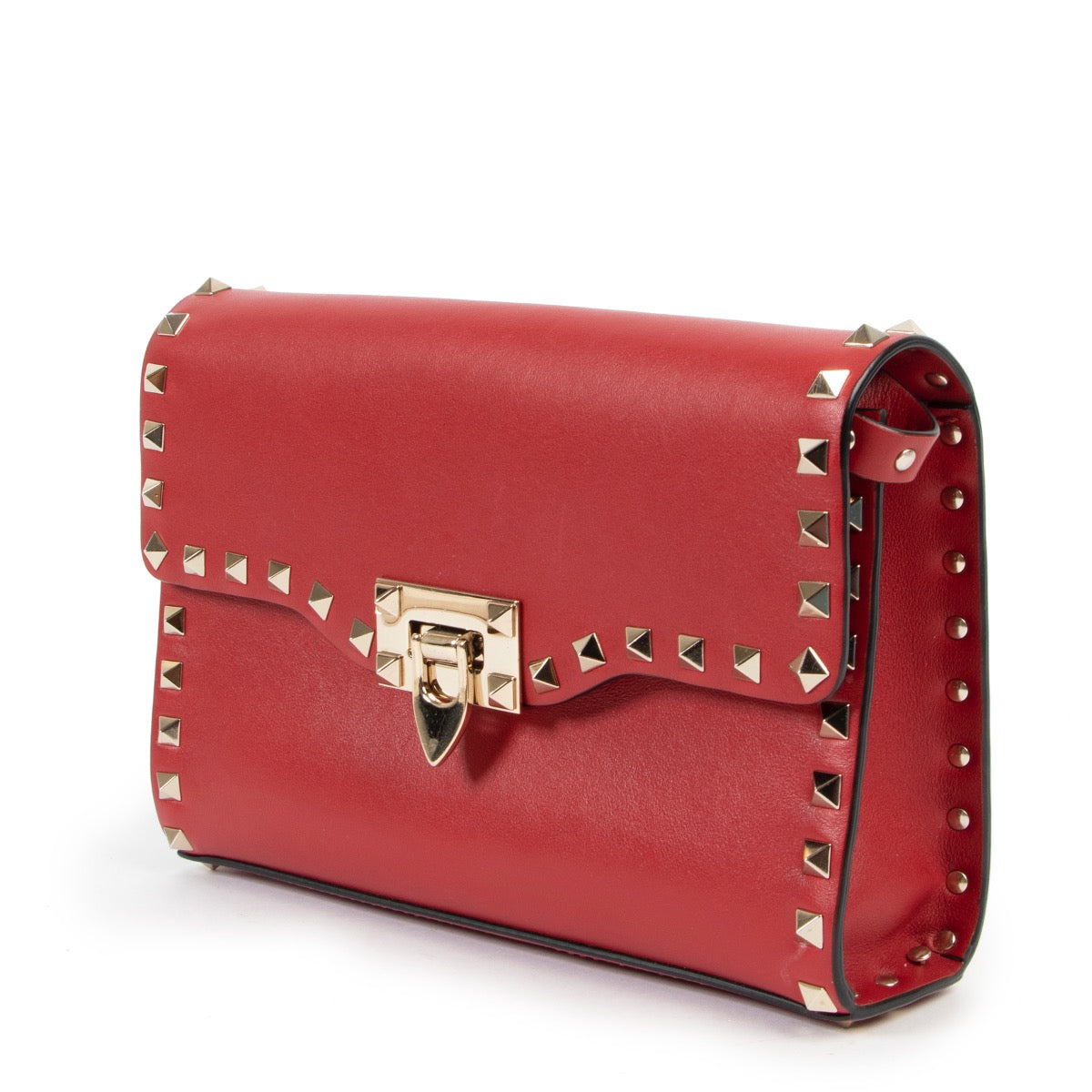 Shop safe online at Labellov in Antwerp this 100% authentic second hand Valentino Garavani Red Leather Rockstud Crossbody