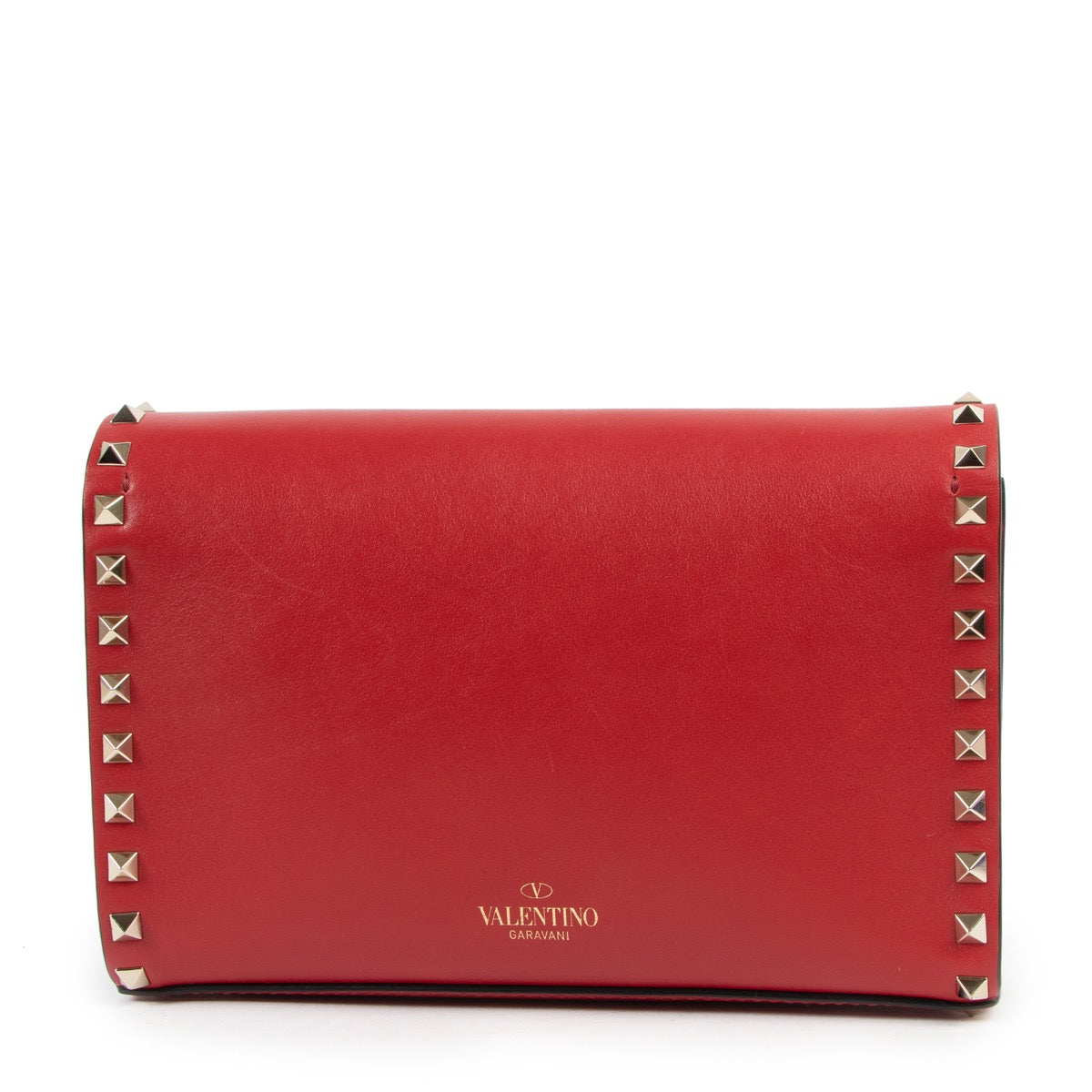 Shop safe online at Labellov in Antwerp this 100% authentic second hand Valentino Garavani Red Leather Rockstud Crossbody