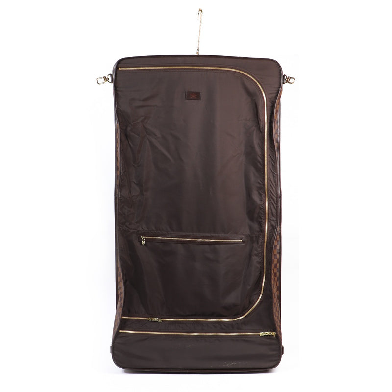 Buy an authentic second-hand Louis Vuitton Damier Ebene Canvas Garment Bag in very good condition at Labellov in Antwerp.