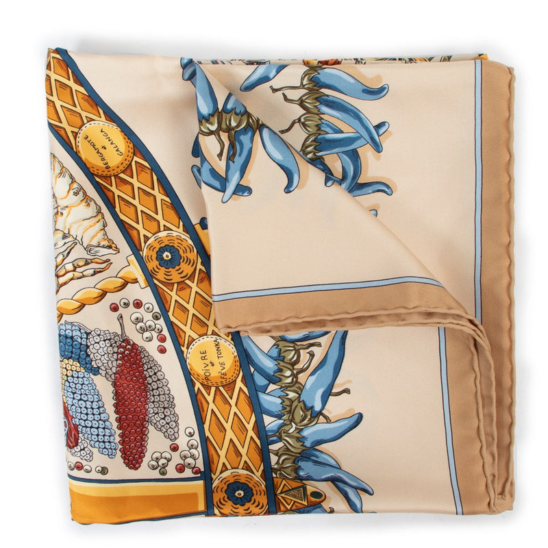Shop now your favorite 100% authentic Hermès scarfs, at Labellov.