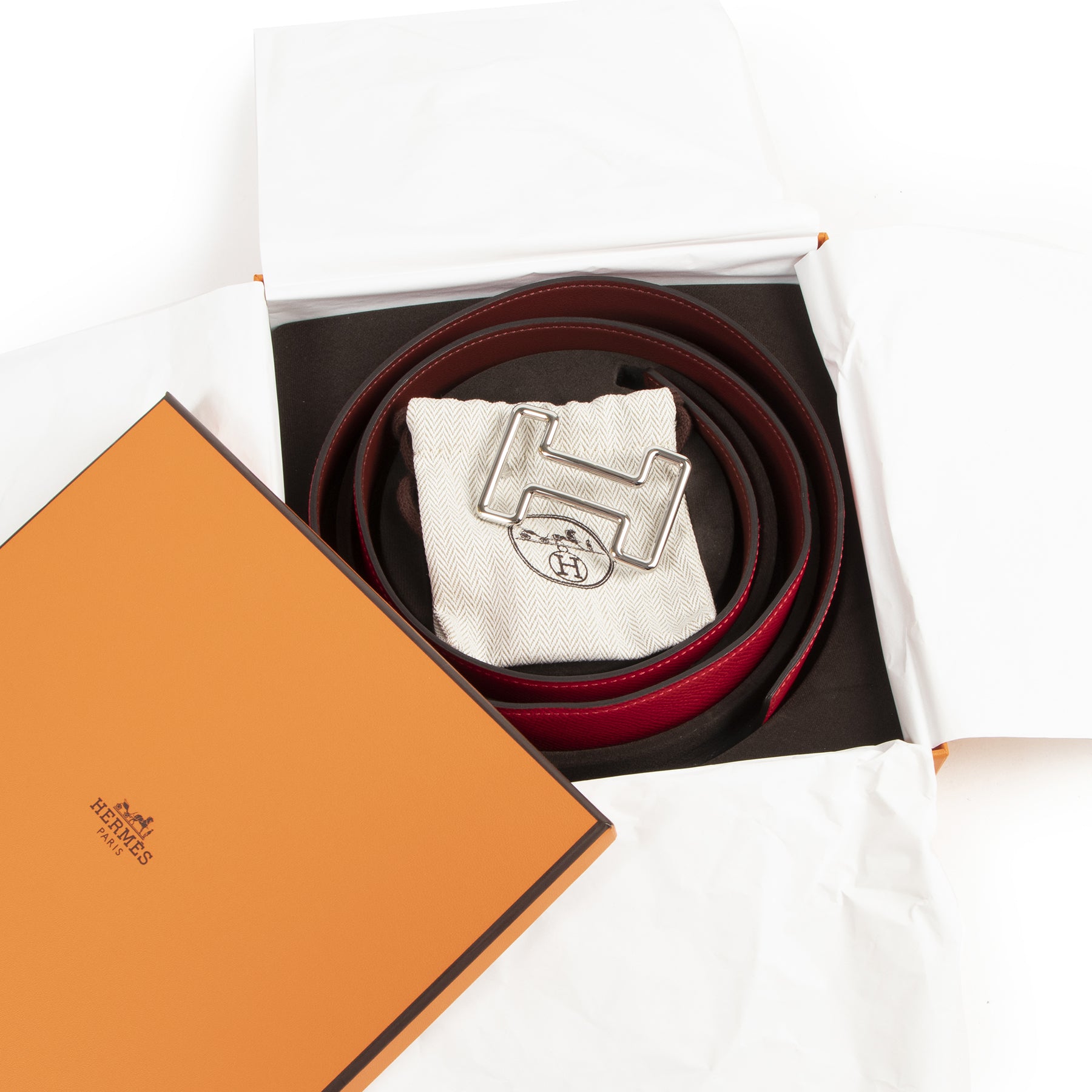 Authentic secondhand Hermès Red Leather Reversible H Belt - Size 105 designer accessories fashion luxury vintage webshop safe secure online shopping