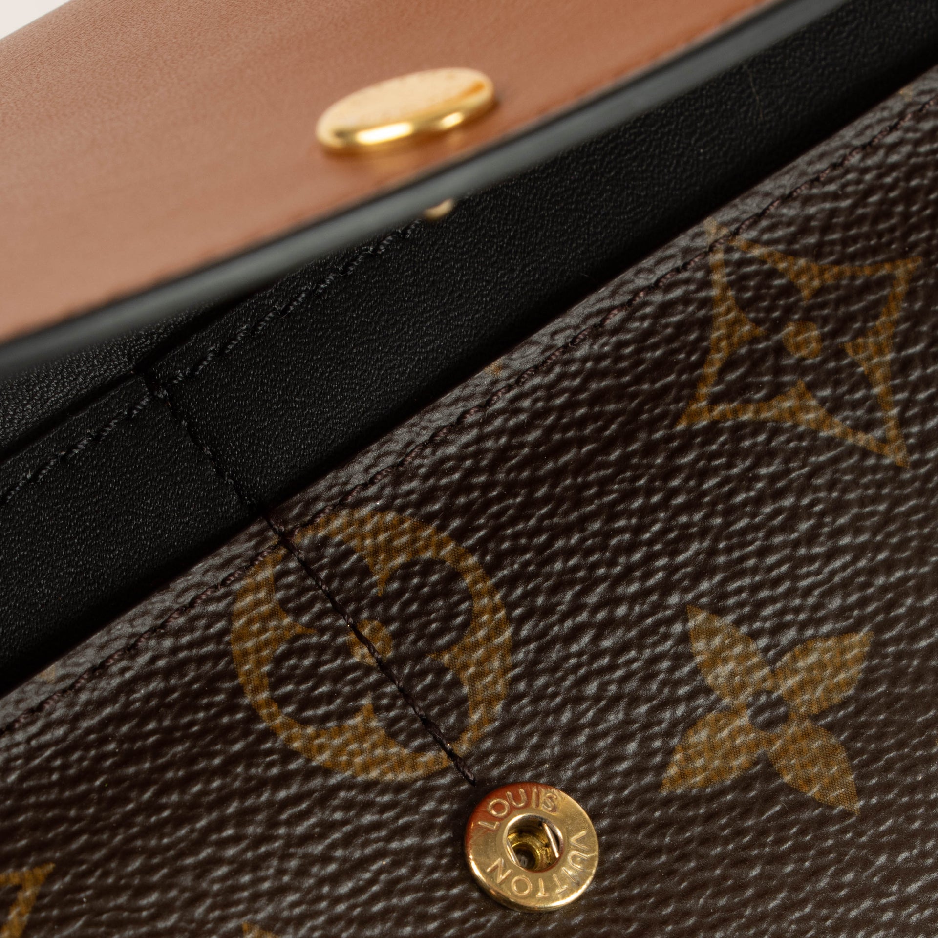 Shop the authentic Louis Vuitton Monogram Sarah Tuileries Wallet second hand on Labellov.com