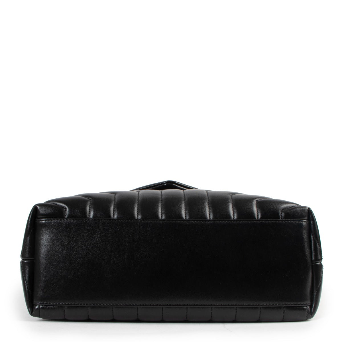 Authentic second hand Saint Laurent Loulou bag at labellov.com