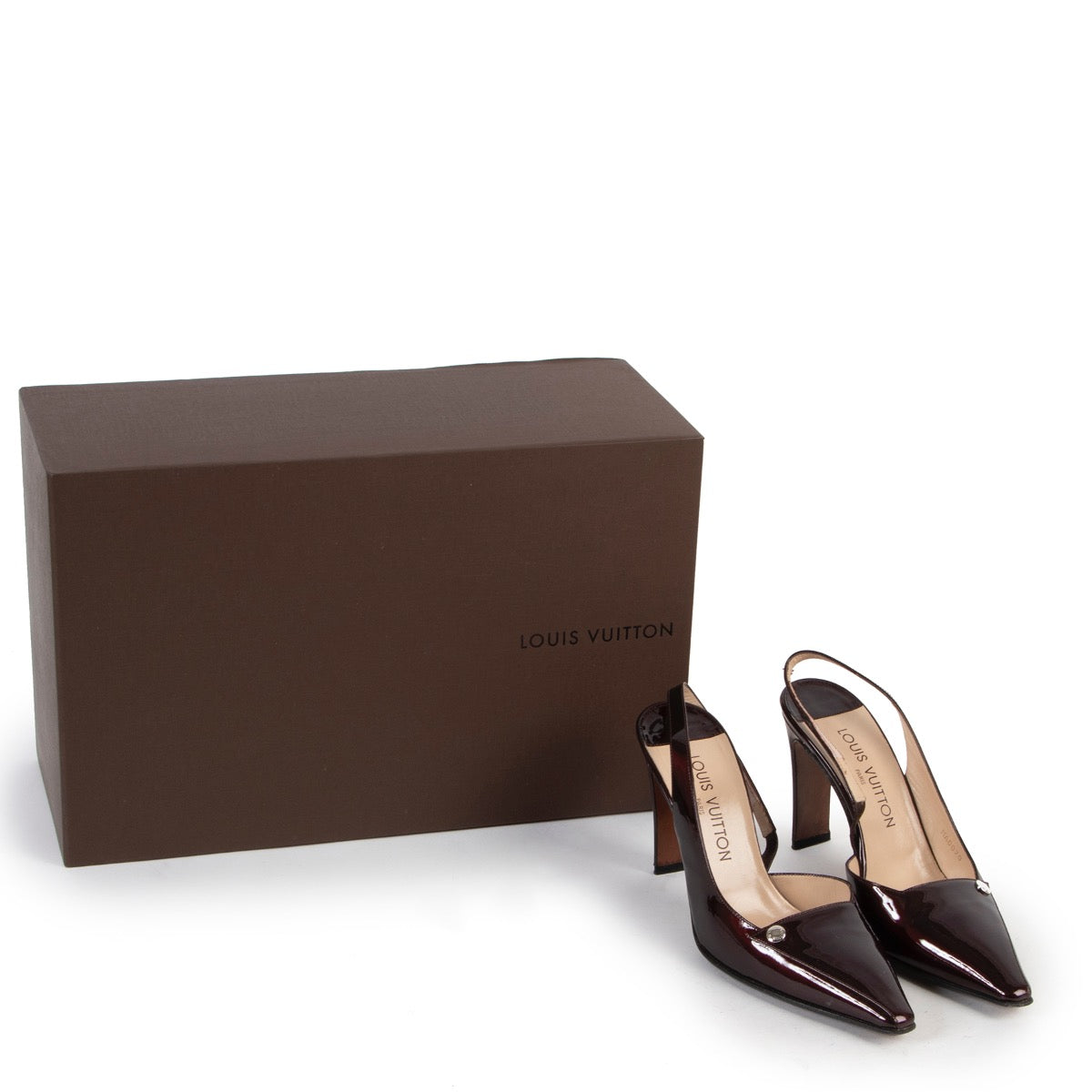 Shop safe online at Labellov in Antwerp these 100% authentic second hand Louis Vuitton Purple Vernis Pumps - Size 37,5