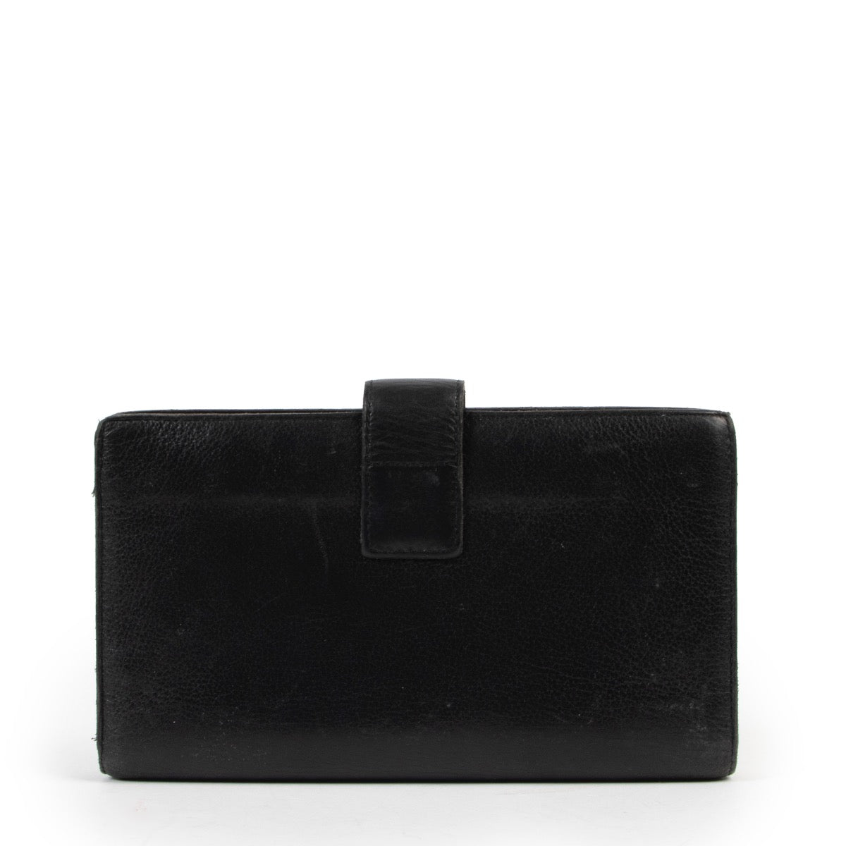 Shop safe online at Labellov in Antwerp this 100% authentic second hand Delvaux Black Wallet
