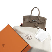 Koop en verkoop uw authentieke designer handtassen en accessoires aan de beste prijs bij Labellov tweedehands luxe