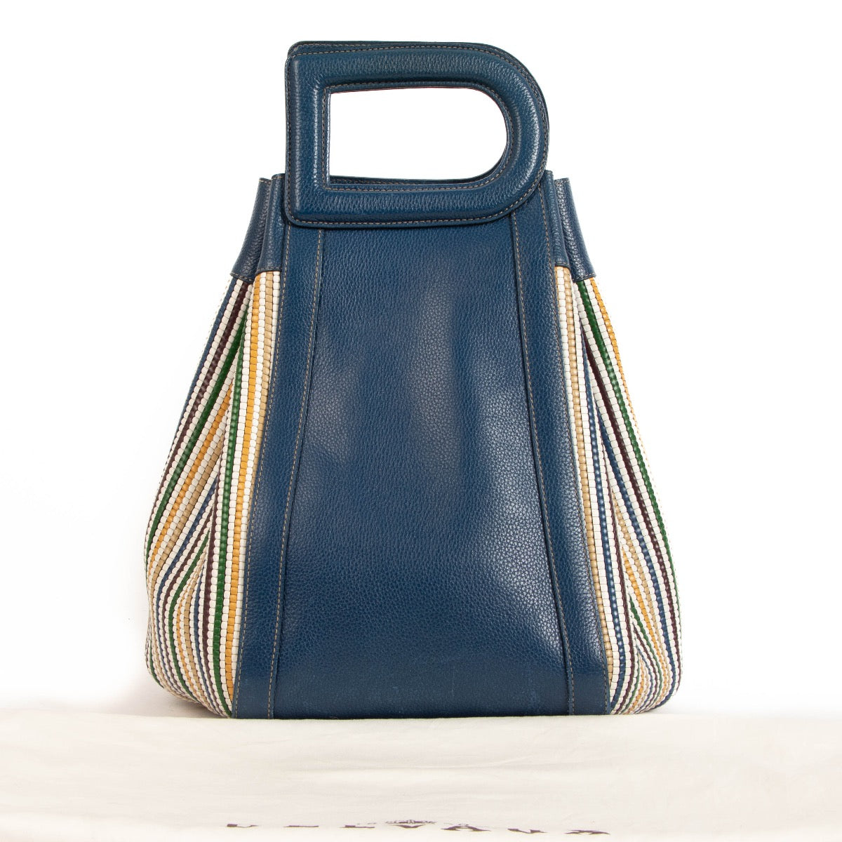 Buy authentic secondhand Delvaux bags at the right price at Labellov vintage webshop. Safe and secure online shopping. Koop authentieke tweedehands Delvaux tassen met juiste prijs bij Labellov. Achetez en ligne chez Labellov pour le meilleur prix.