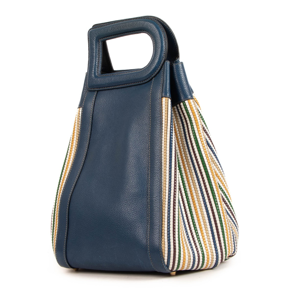 Buy authentic secondhand Delvaux bags at the right price at Labellov vintage webshop. Safe and secure online shopping. Koop authentieke tweedehands Delvaux tassen met juiste prijs bij Labellov. Achetez en ligne chez Labellov pour le meilleur prix.