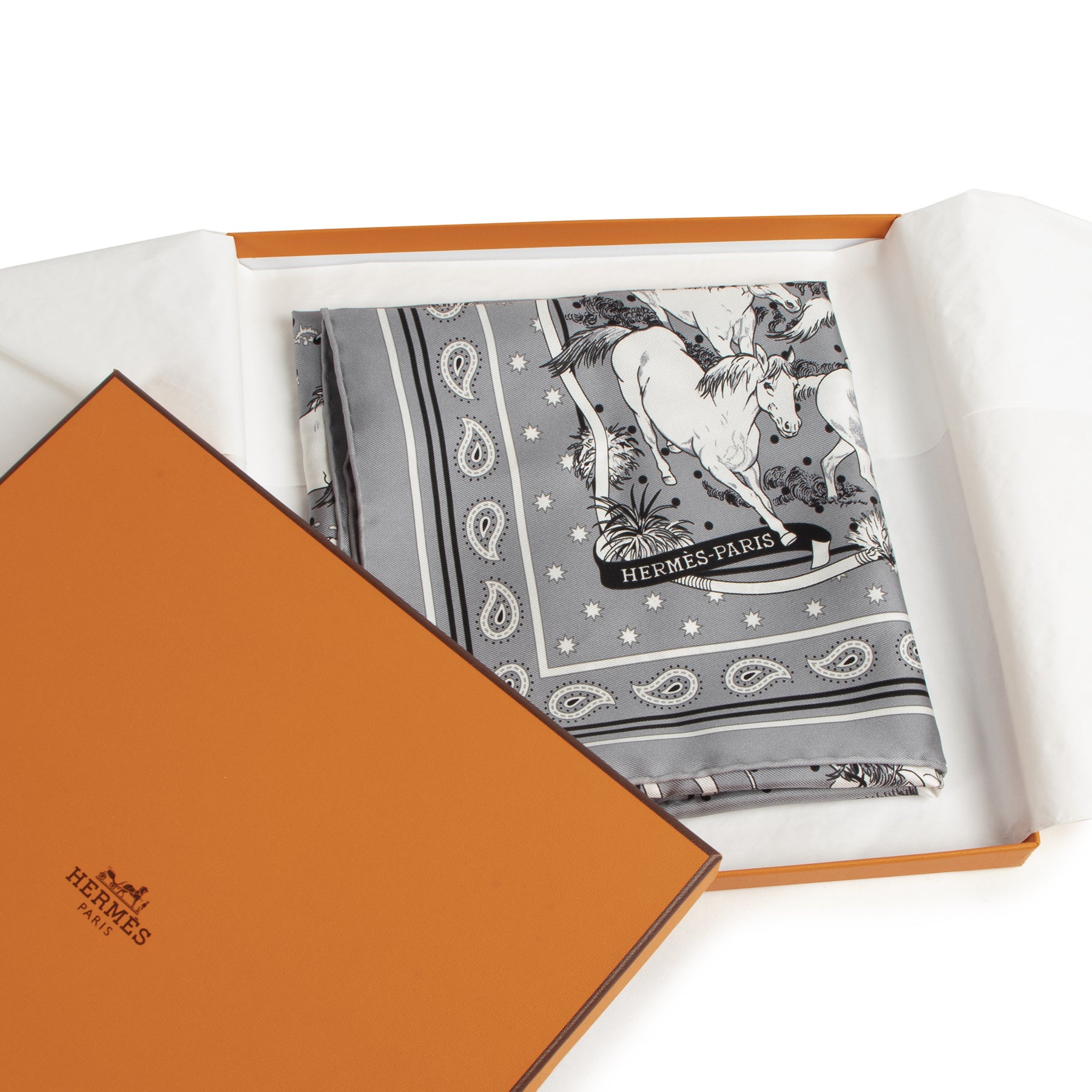 Are you looking for an authentic designer Hermès Les Mustangs Bandana Silk Carré
