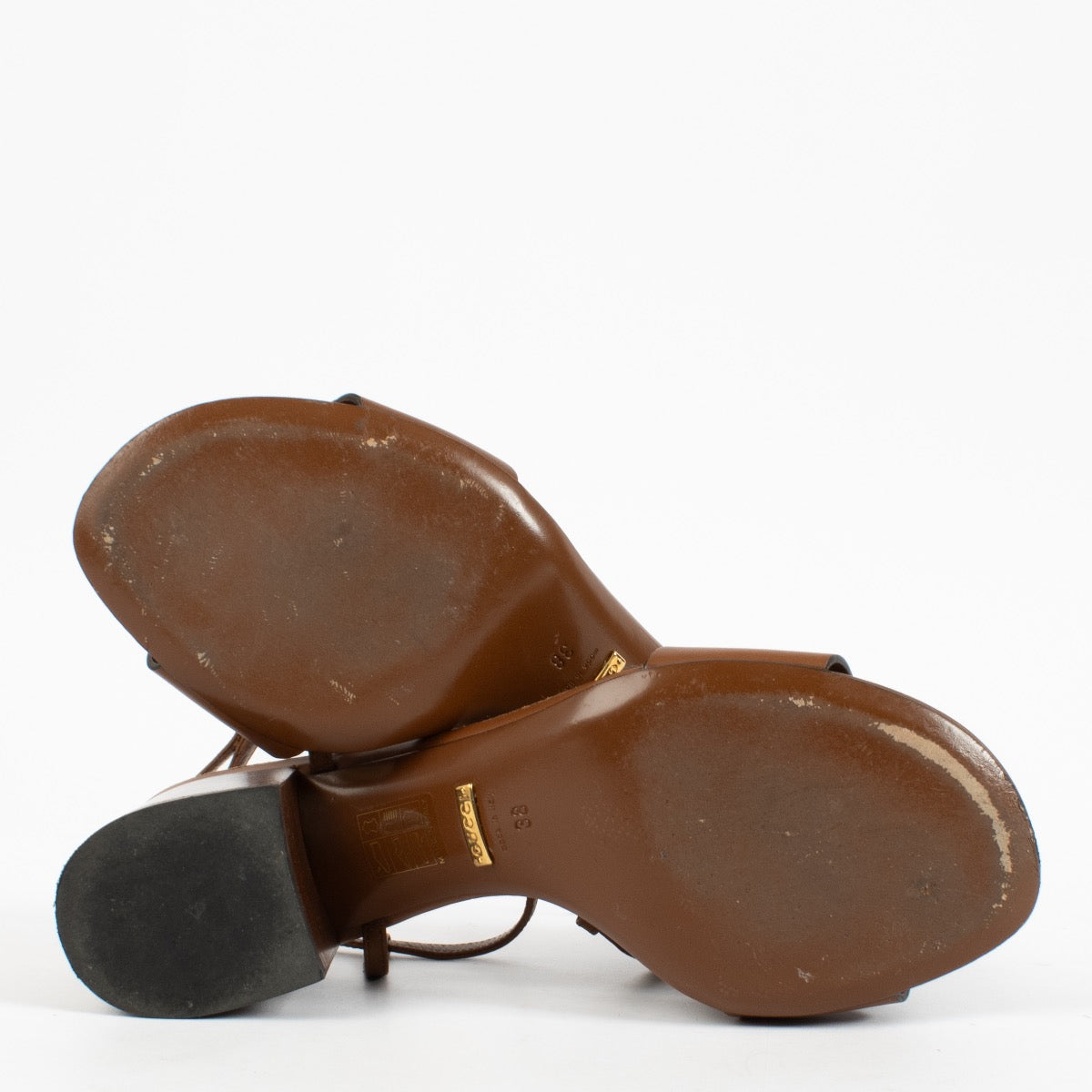 Shop safe online at Labellov in Antwerp, Brussels and Knokke these 100% authentic second hand Gucci Brown Leather Sandals - size 38