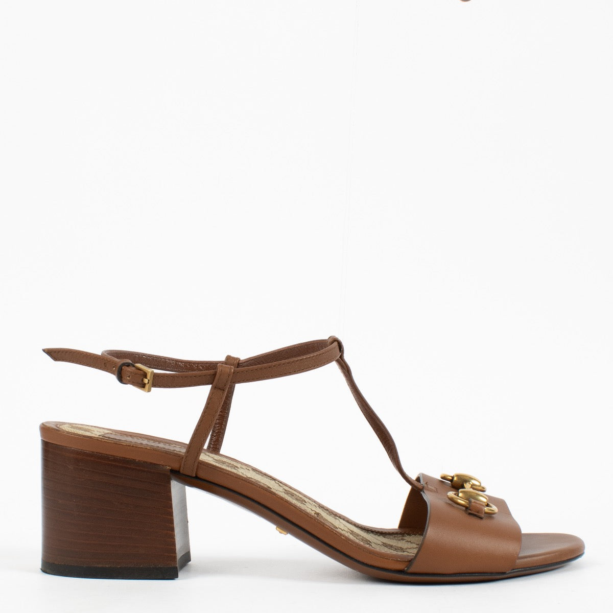 Shop safe online at Labellov in Antwerp, Brussels and Knokke these 100% authentic second hand Gucci Brown Leather Sandals - size 38