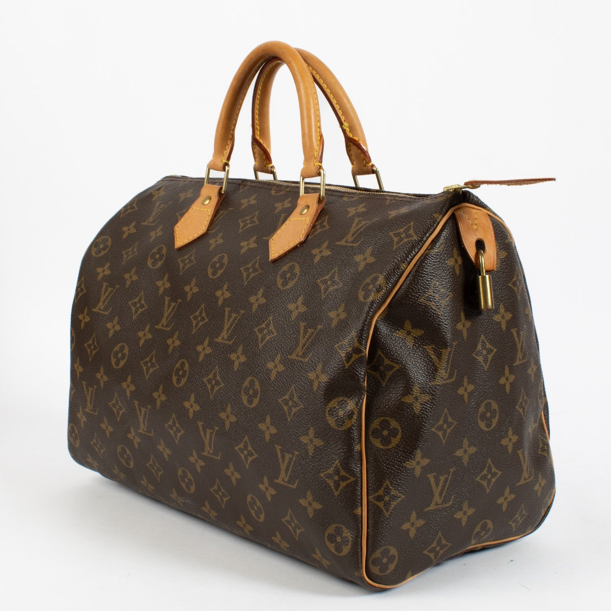 Louis Vuitton Monogram Speedy 35 for the best price at Labellov secondhand luxury in Antwerp and Knokke.