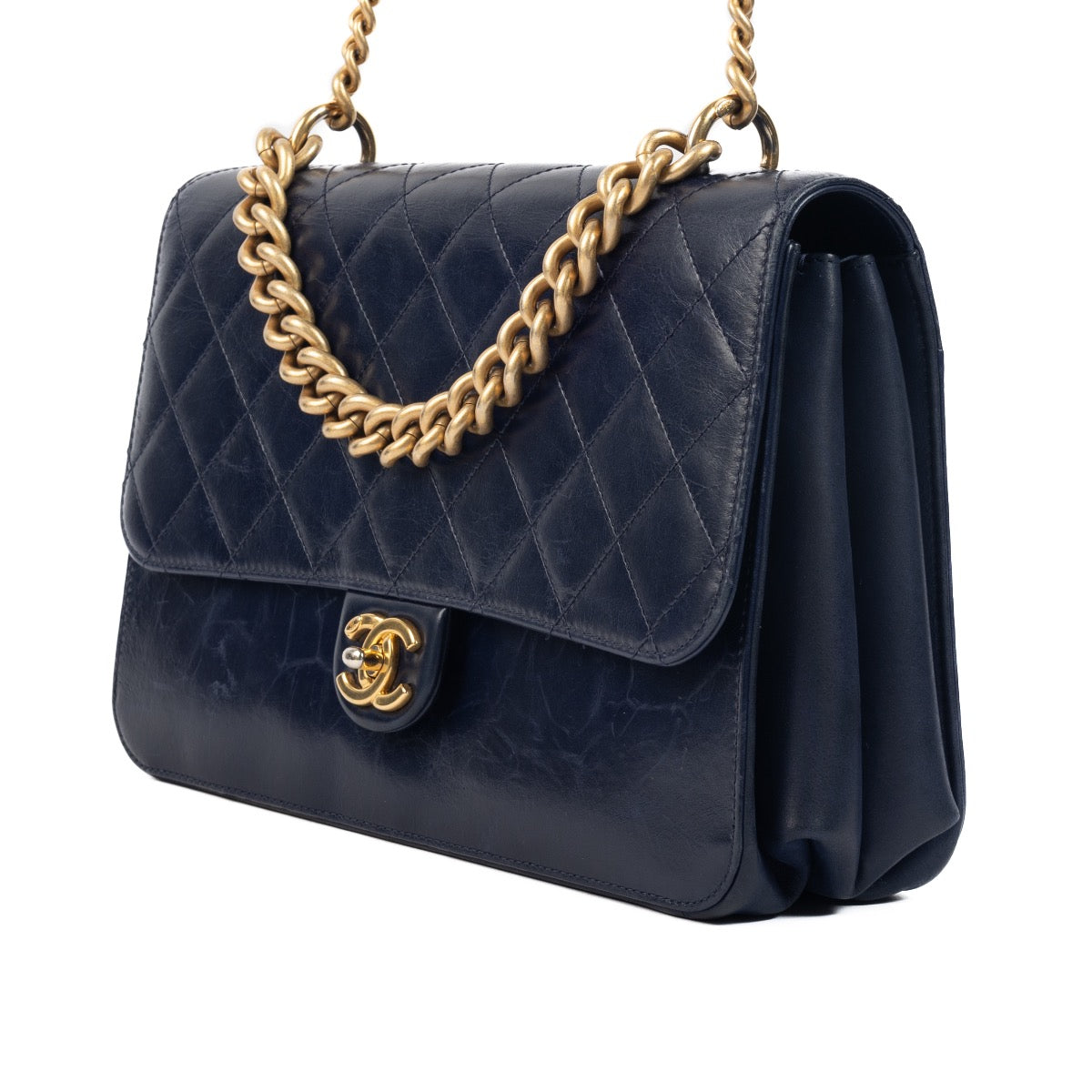 Shop safe online at Labellov in Antwerp, Brussels and Knokke this 100% authentic second hand Chanel Blue Aged Calfskin Flap Bag