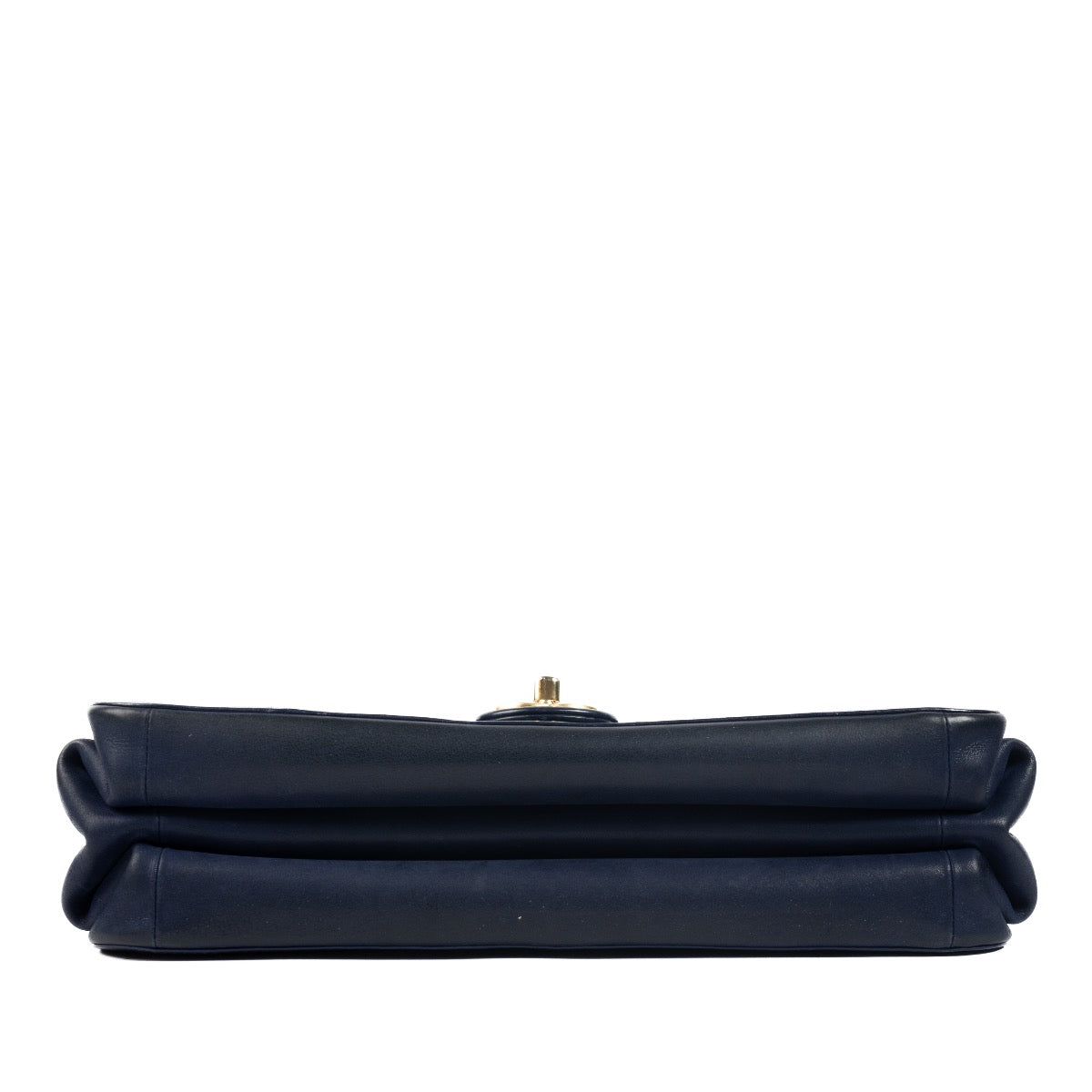 Shop safe online at Labellov in Antwerp, Brussels and Knokke this 100% authentic second hand Chanel Blue Aged Calfskin Flap Bag