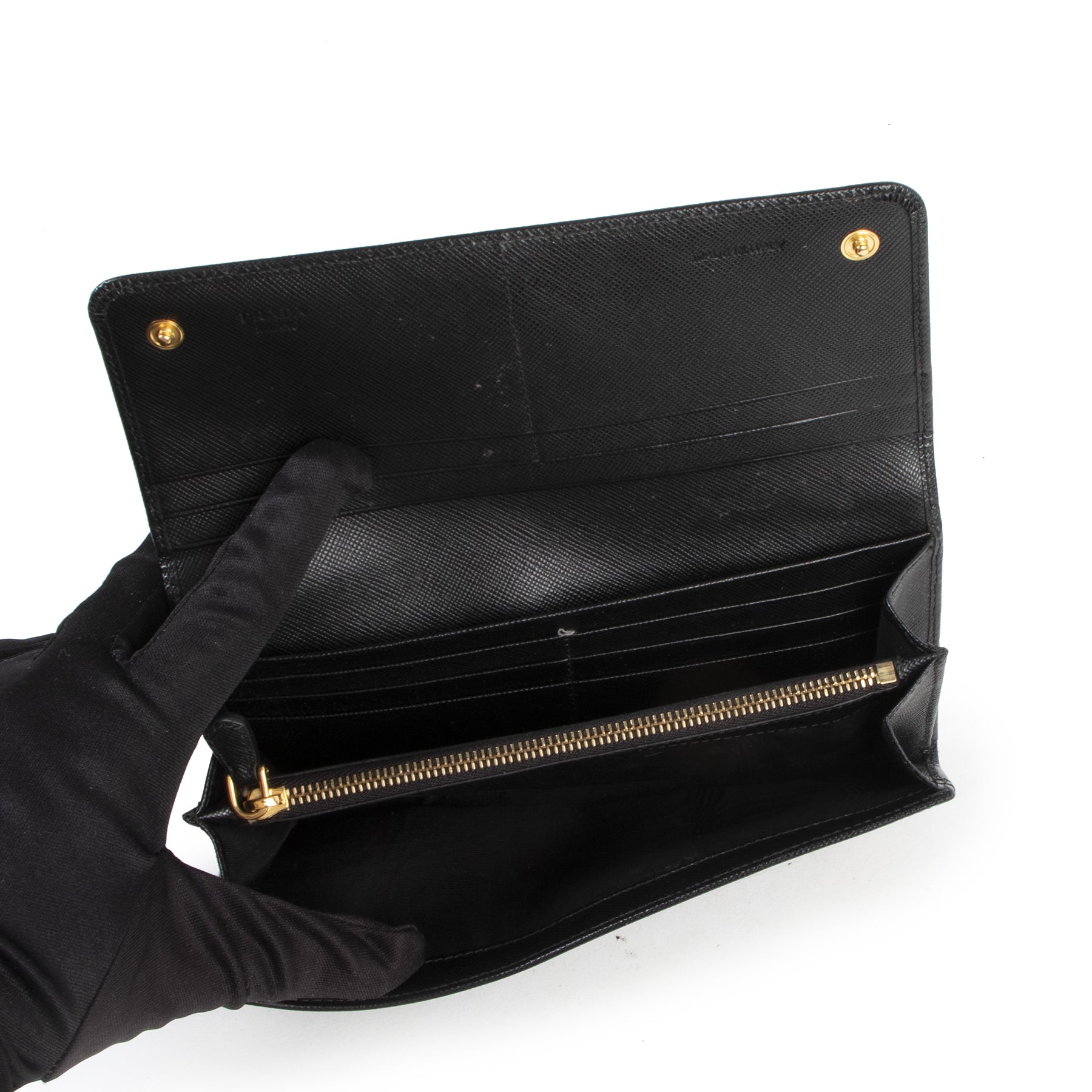 Prada Black Saffiano Wallet for the best price at Labellov