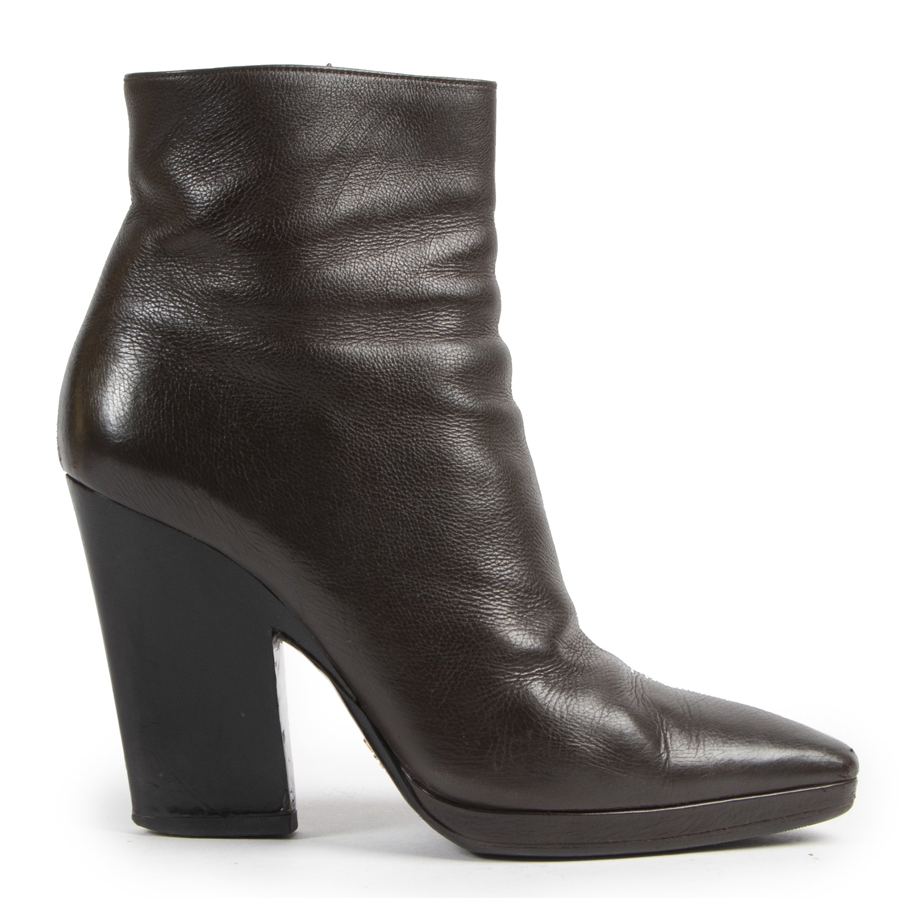 Prada Brown Leather Ankle Boots for the best price at Labellov secondhand luxury in Antwerp Belgium.