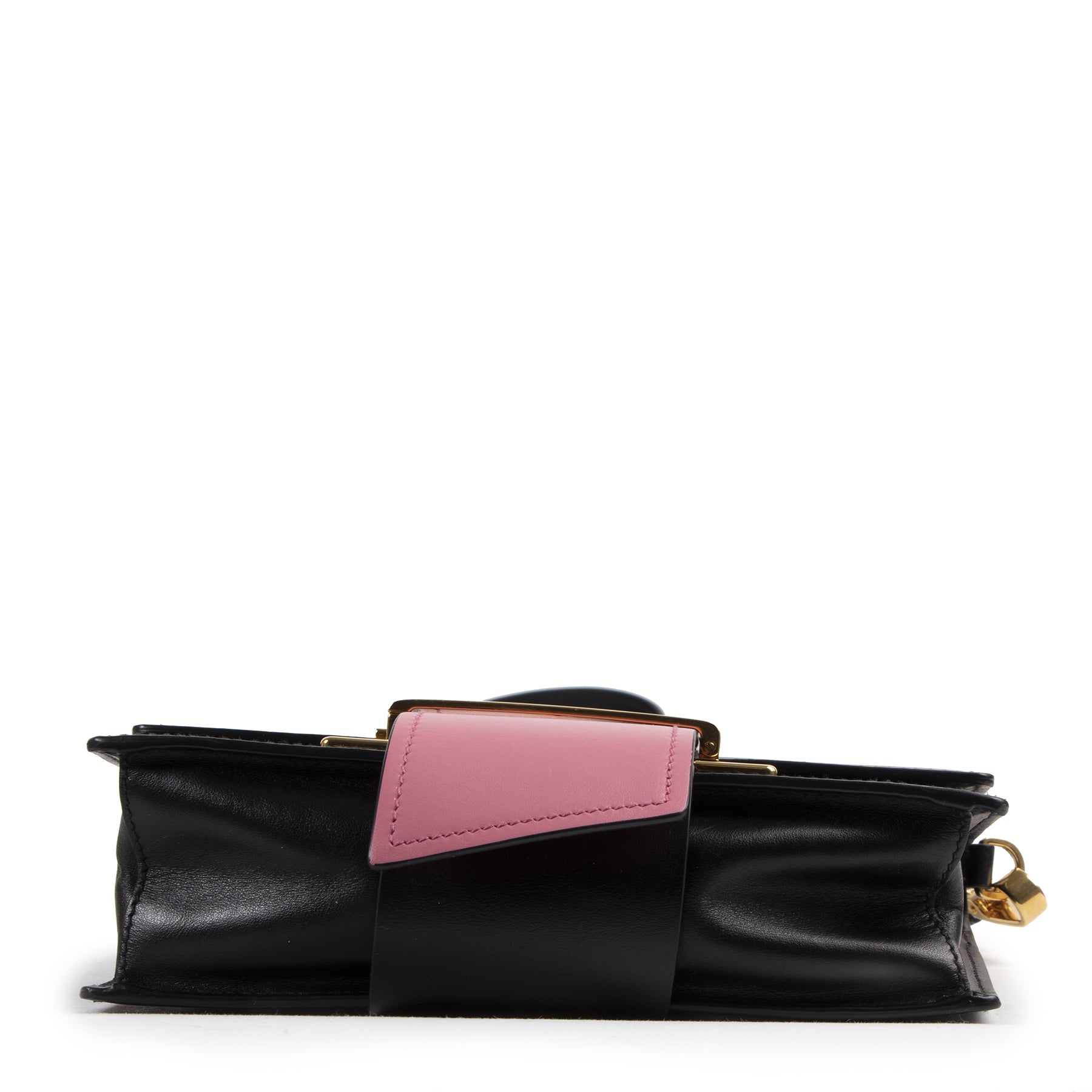 buy and sell 100% preloved and new designer bags for the best price at Labellov
