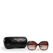 Shop now your favorite 100% authentic Chanel accesoires, at Labellov.