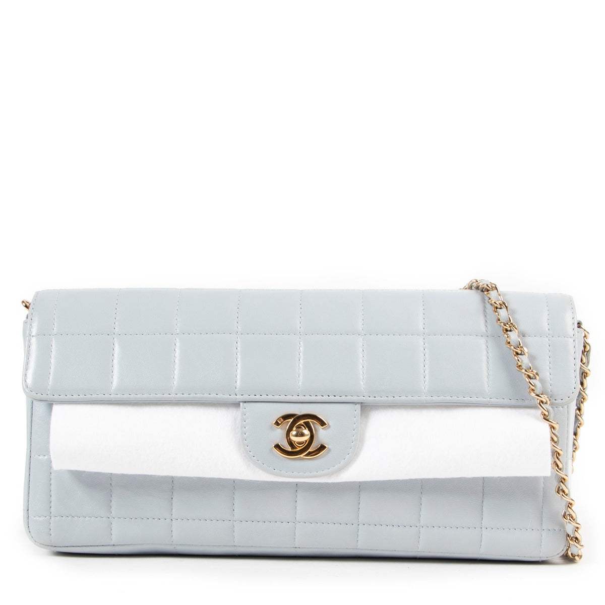 Baby blue Chanel bag looks like new with good quality on Labellov