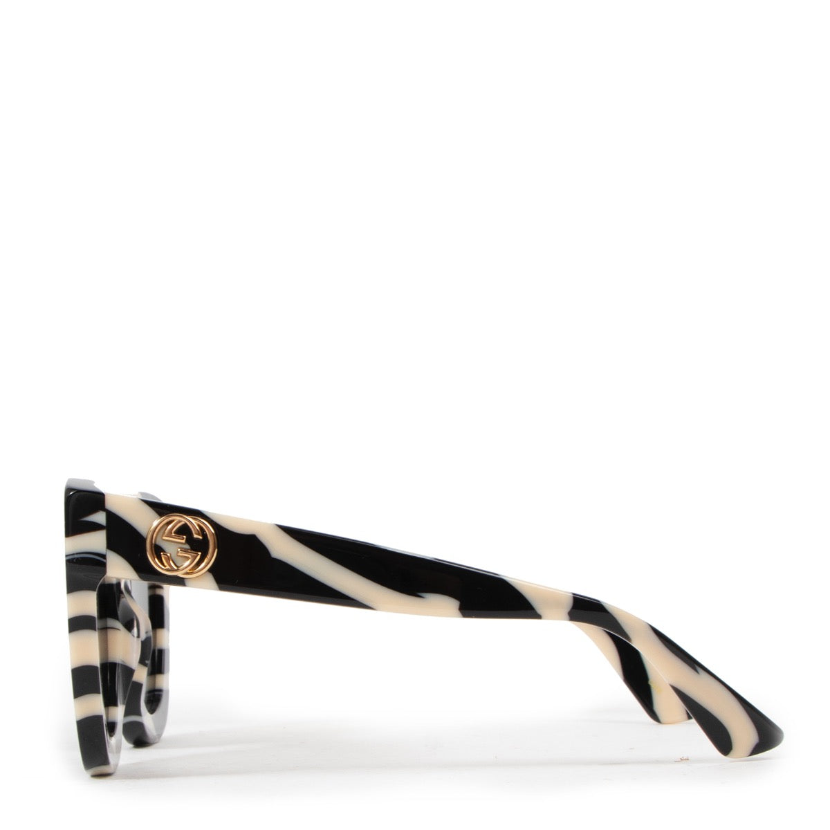 Shop safe online at Labellov in Antwerp this 100% authentic second hand Gucci Black and White Printed Sunglasses