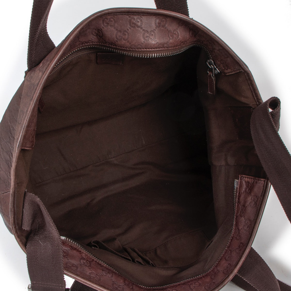 Shop safe online at Labellov in Antwerp this 100% authentic second hand Gucci Brown Guccissima Travel Bag