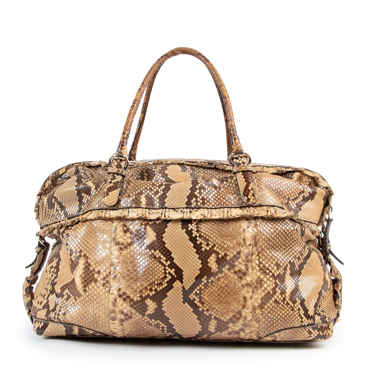Buy Gucci in an authentic way on Labellov.