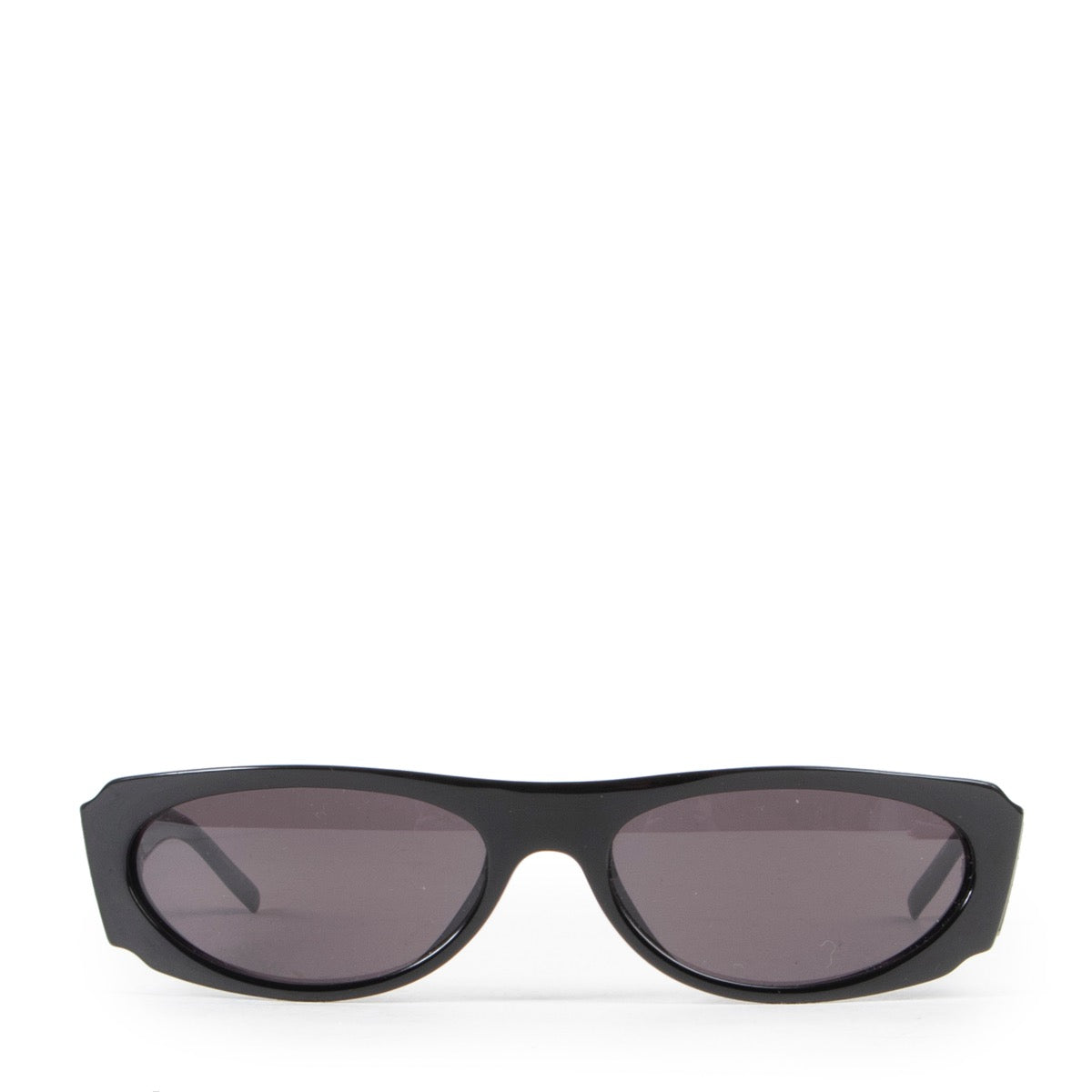Gucci Black Sunglasses on Labellov luxury vintage website with designer trends in good condition