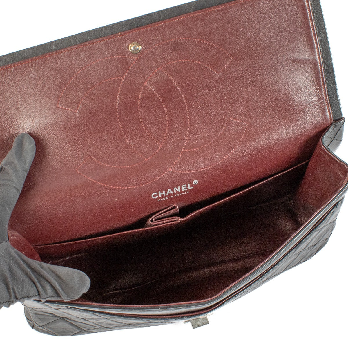 Shop safe online at Labellov in Antwerp, Brussels and Knokke this 100% authentic second hand Chanel Black Aged Calfskin Large 2.55. Koop veilig online bij Labellov een authentieke tweedehands Chanel Black Aged Calfskin Large 2.55
