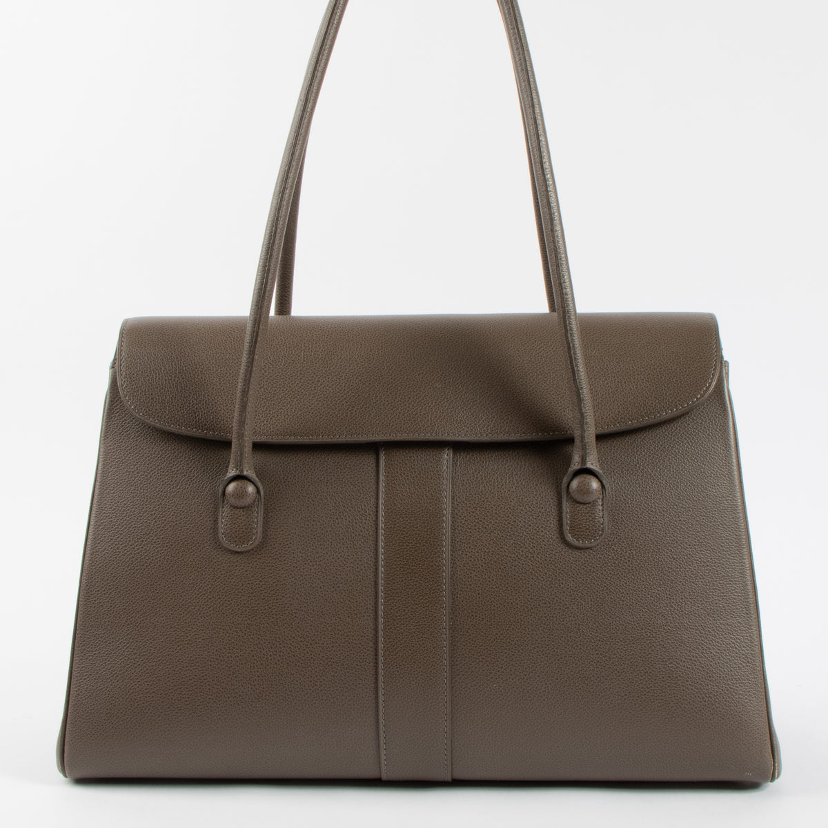 Shop the 100% authentic Delvaux Taupe Jumping Brillant Cabriolet Bag second hand on Labellov.com!