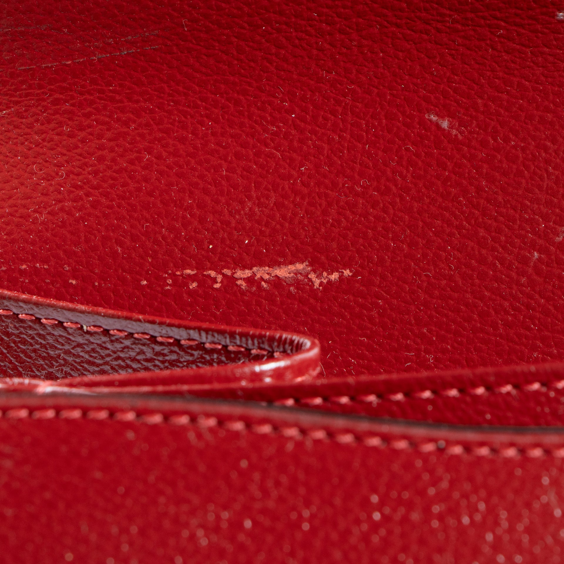 Shop the 100% authentic Delvaux Rosso Jumping Amethyste Briefcase second hand on Labellov.com!