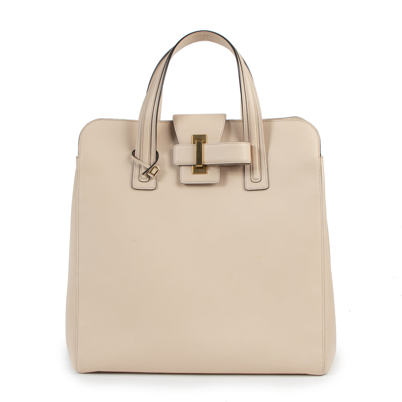 Delvaux Nude Simplissime NS for the best price at Labellov secondhand luxury in Antwerp
