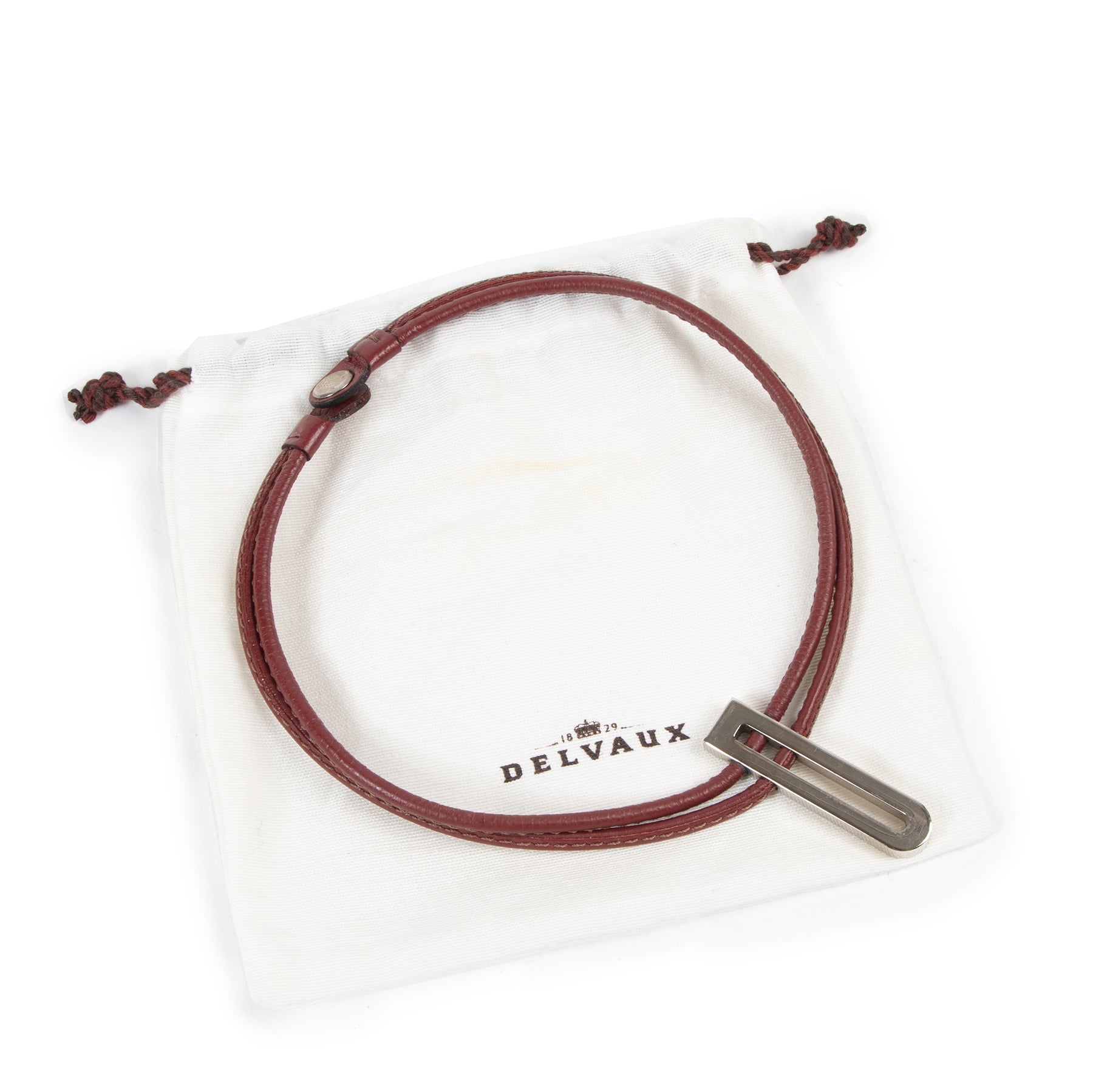 Delvaux Burgundy D Necklace kopen en verkopen aan de beste prijs online bij Labellov