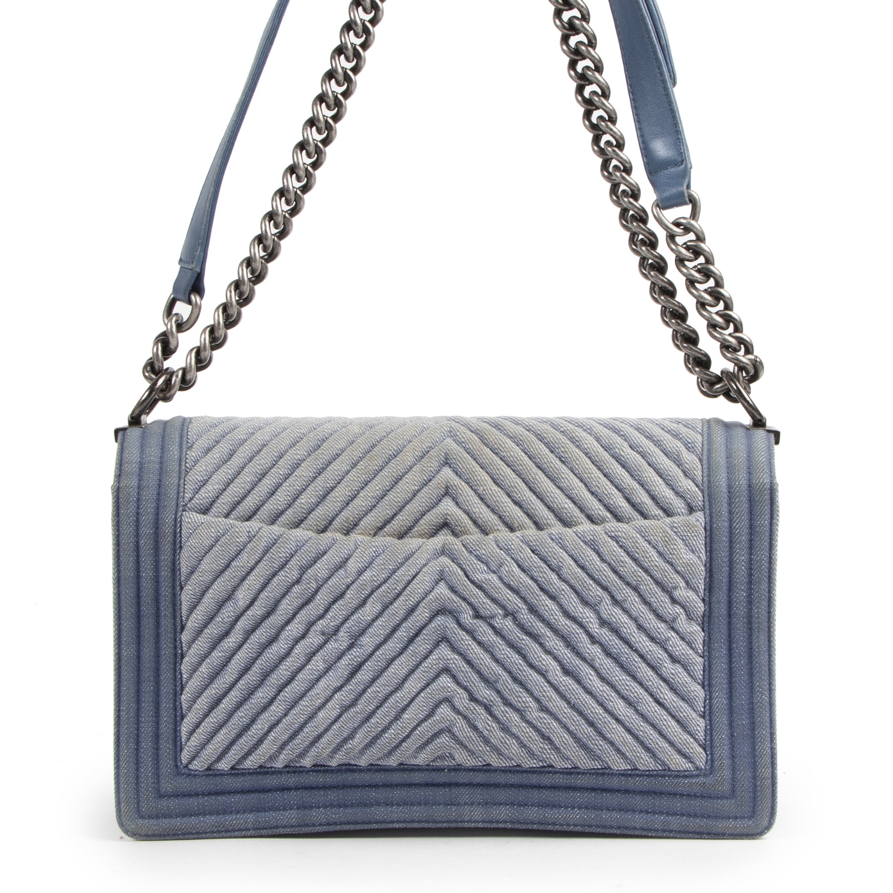 Authentic secondhand Chanel bag right price vintage webshop LabelLOV safe secure online shopping designer luxury brands