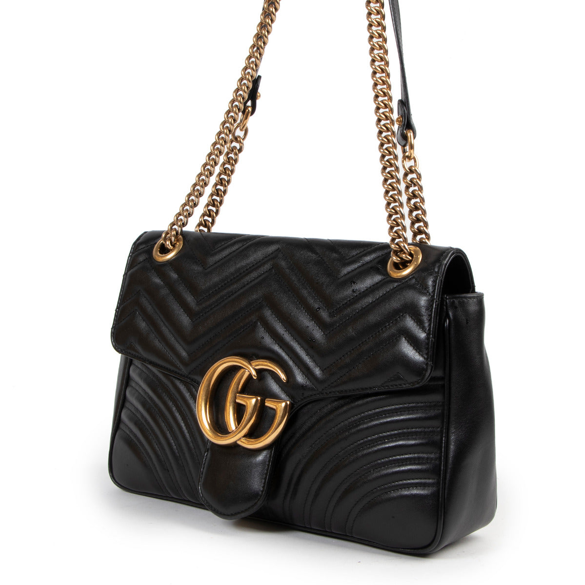 Gucci Black Marmont Medium Shoulder Bag for the best price at Labellov secondhand luxury in Antwerp. Buy and sell your authentic designer bags online.