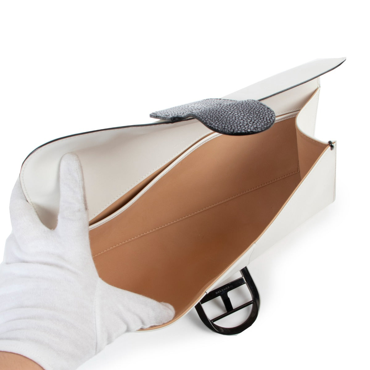 Buy second hand luxury designer vintage Delvaux White Brillant Shagreen Pochette Clutch at Labellov.