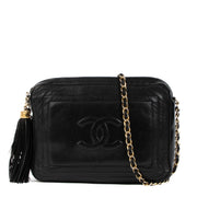 Shop safe online at Labellov in Antwerp, Brussels and Knokke this 100% authentic second hand Chanel Black Lambskin Vintage Camera Bag