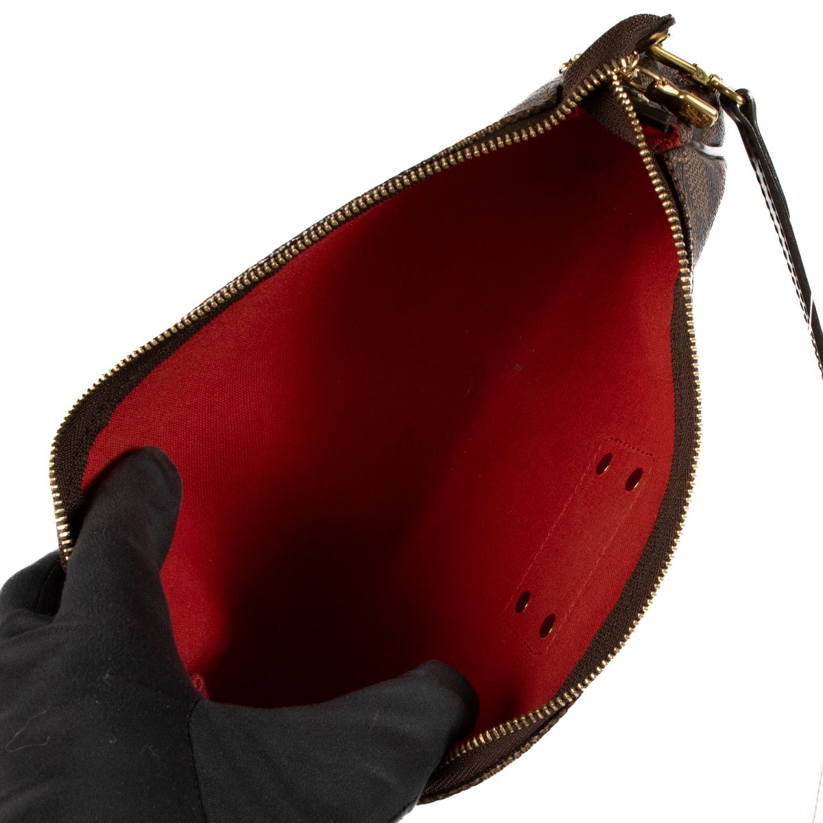 Shop safe online at Labellov in Antwerp, Brussels and Knokke this 100% authentic second hand Louis Vuitton Damier Ebene Canvas Eva Chain Crossbody Bag